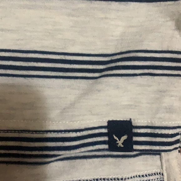 American Eagle T-shirt - Picture 2 of 3